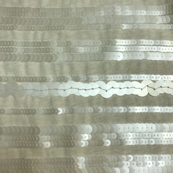 🌷BOGO🌷EUC- Ann Taylor- Sequined Cream Top - Picture 7 of 8
